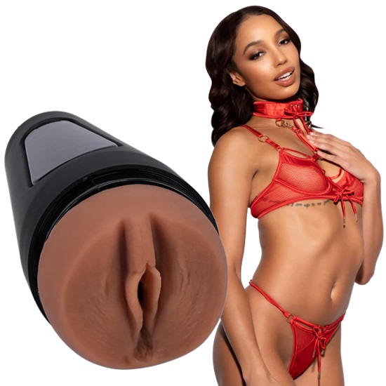 Main Squeeze Alexis Tae Pussy Stroker