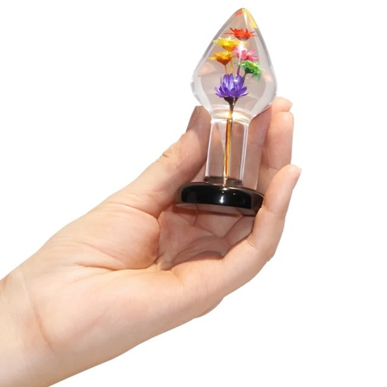 Loviss Garden Flower Butt Plug In Hand